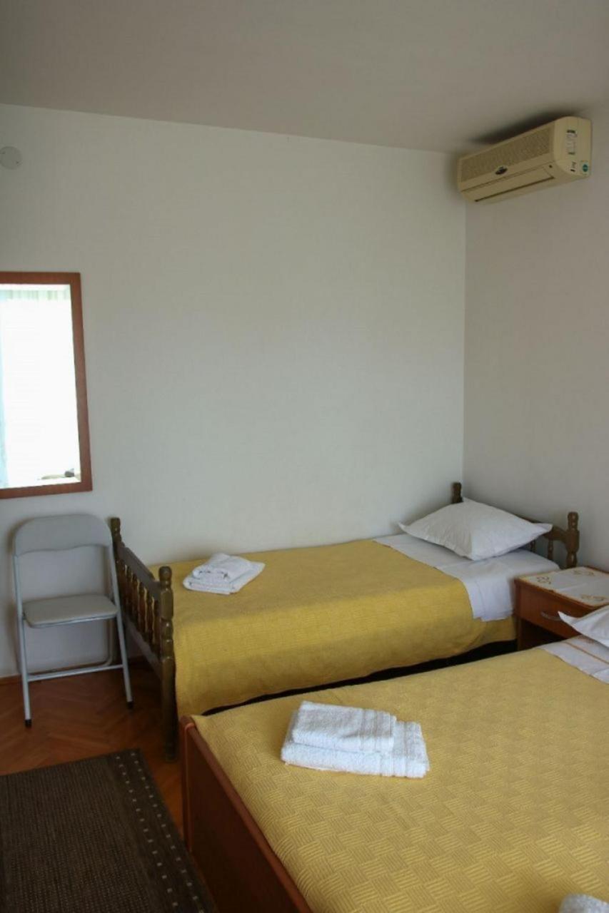 Apartments Zdravko - 150 M From Sandy Beach Duće Dış mekan fotoğraf